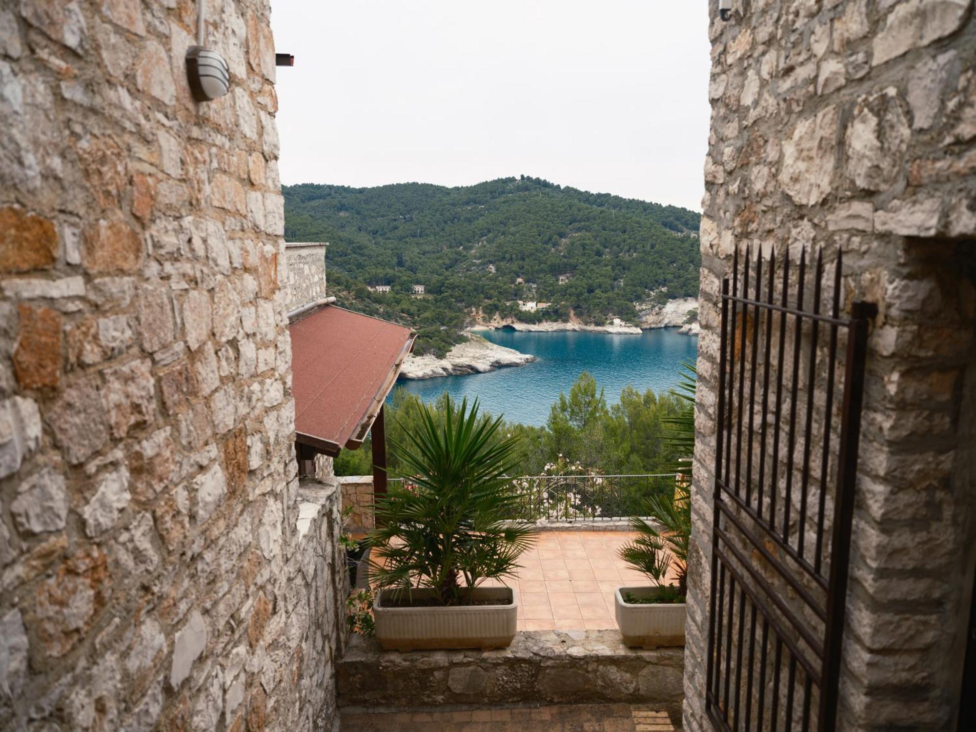 La Finestra Sul Mare - Antonella Apartment Vieste Exterior photo